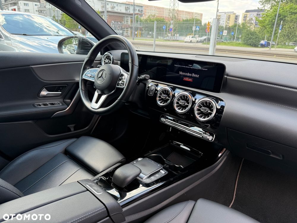 Mercedes-Benz Klasa A 180 7G-DCT Special Edition - 20
