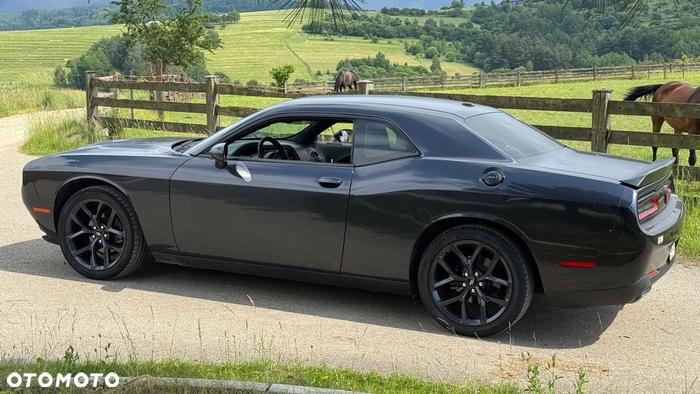 Dodge Challenger - 5