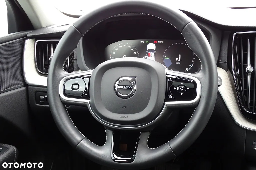 Volvo XC 60 T8 Plug-In Hybrid AWD Inscription Expression - 36