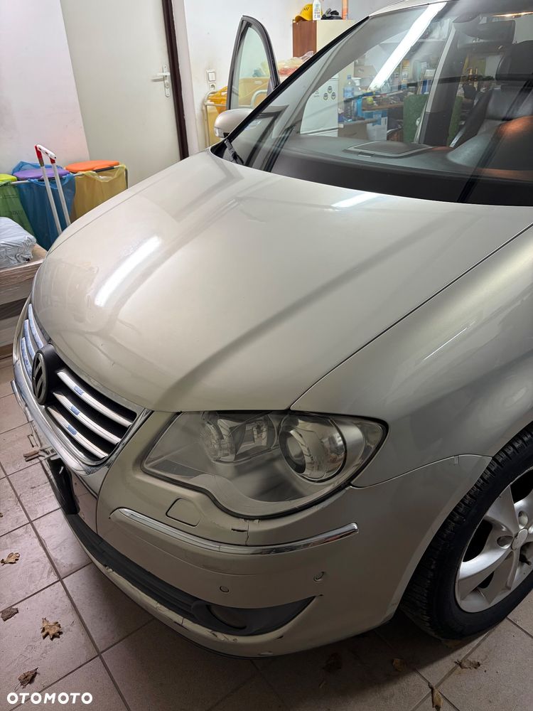 Volkswagen Touran 2.0 TDI DPF Highline - 29