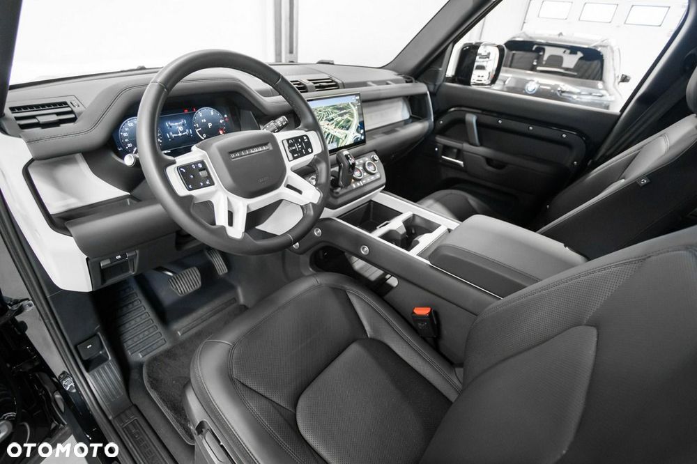 Land Rover Defender - 17