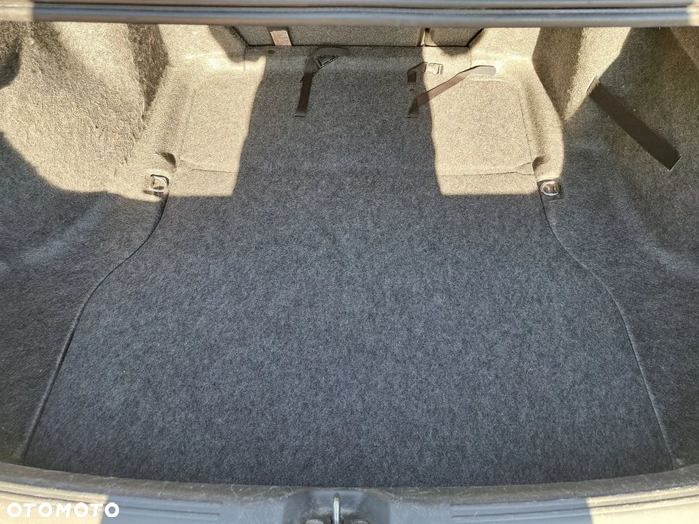 Honda Accord 2.0 Sport - 23