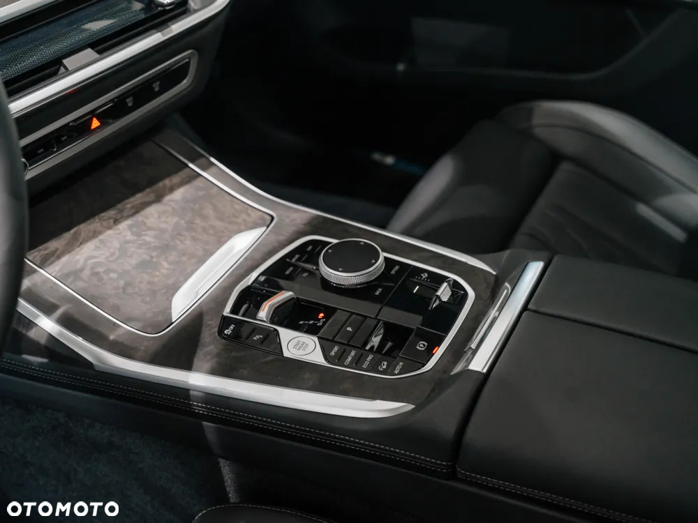 BMW X7 - 11