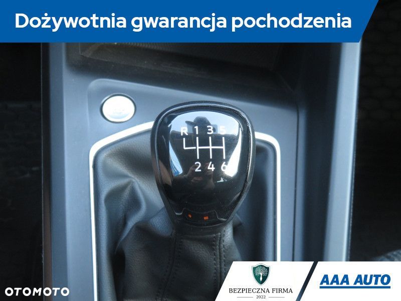 Volkswagen Golf - 23