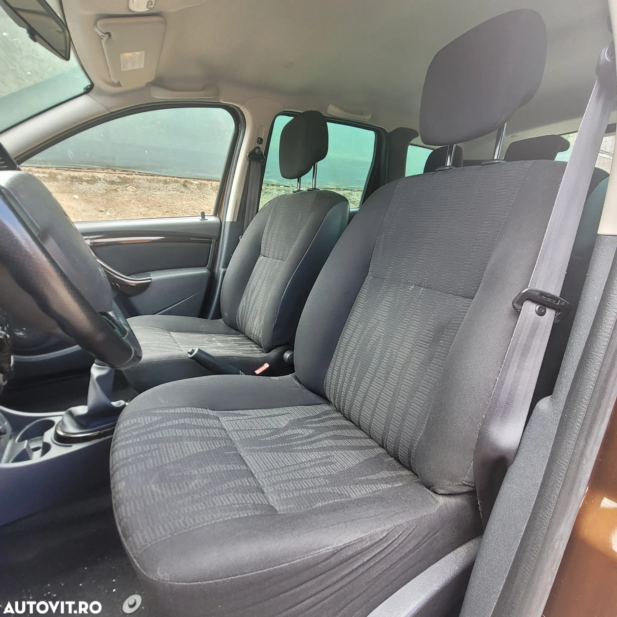 Dacia Duster 1.6 4x2 Laureate - 5