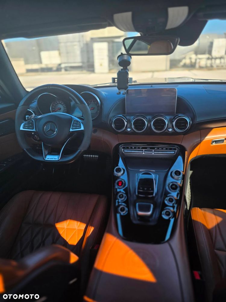 Mercedes-Benz AMG GT S - 35