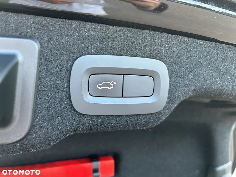 Volvo S90 D4 SCR Momentum Pro - 11