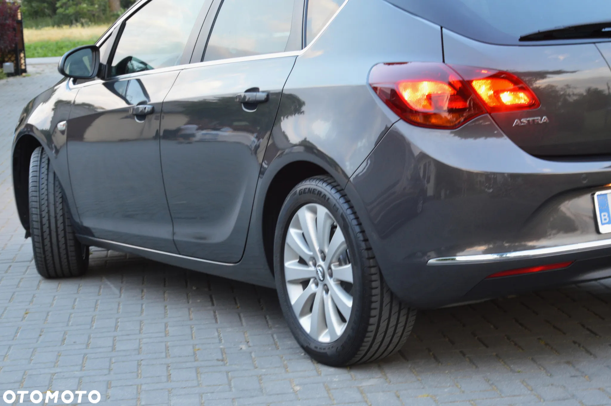 Opel Astra IV 1.6 CDTI Cosmo - 6