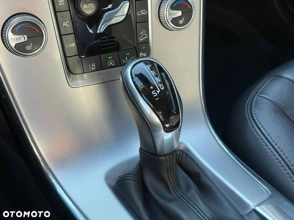 Volvo XC 60 D4 AWD Summum - 28