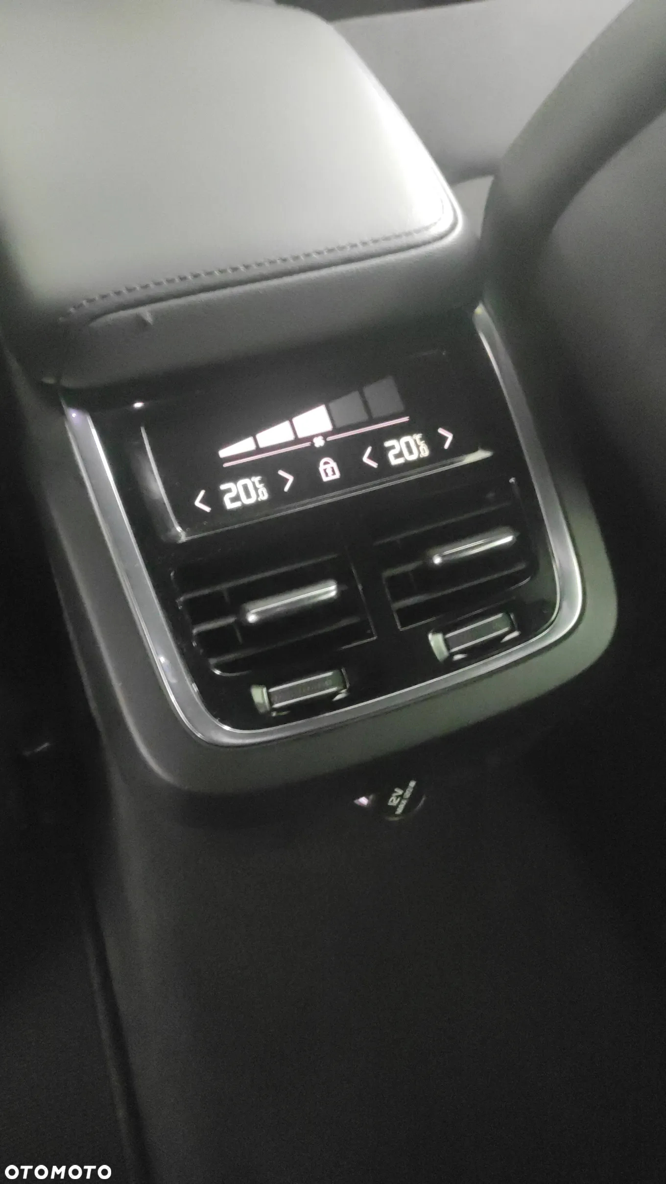 Volvo V60 D4 AWD Geartronic Momentum Pro - 40