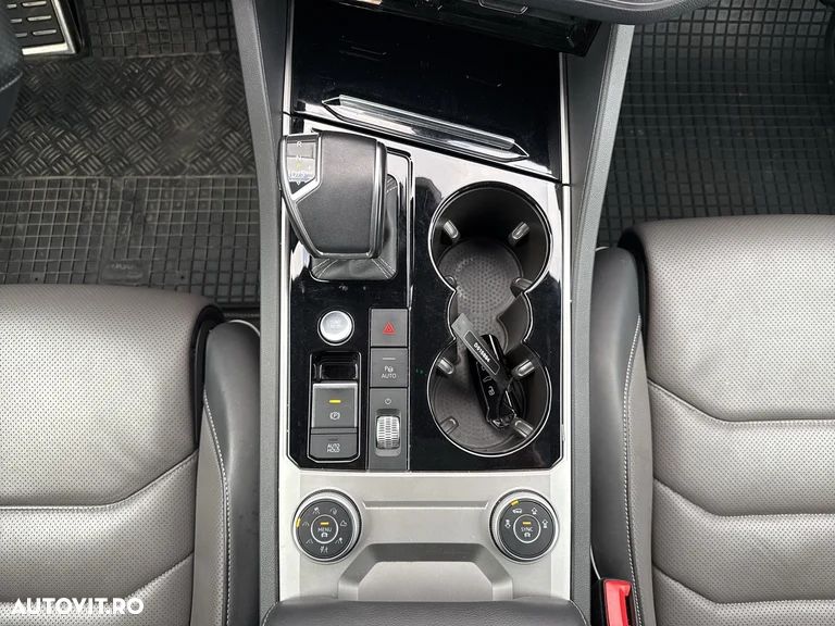 Volkswagen Touareg V6 TDI R-Style - 25