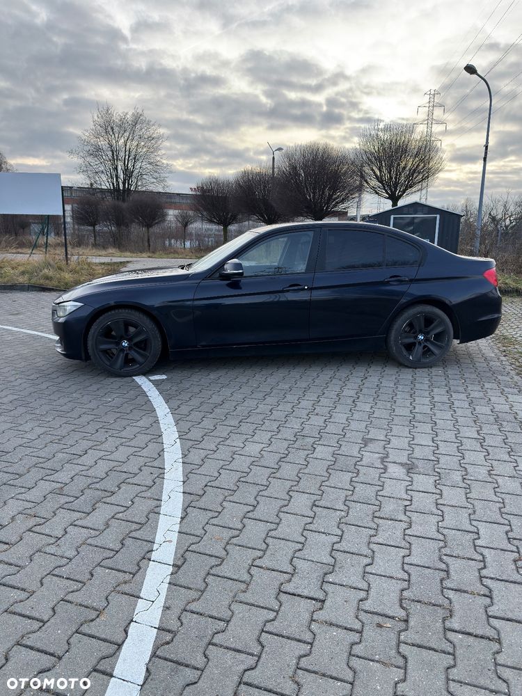 BMW Seria 3 328i - 2