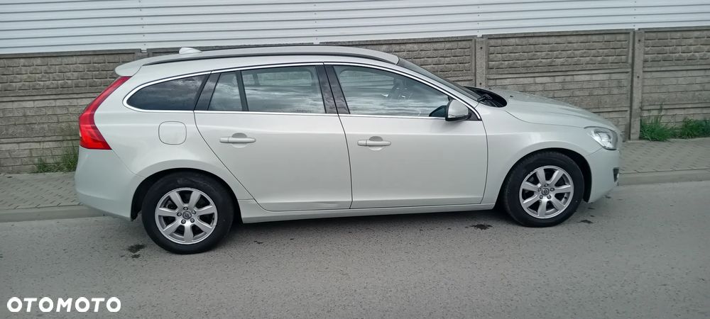 Volvo V60 DRIVe Momentum - 5