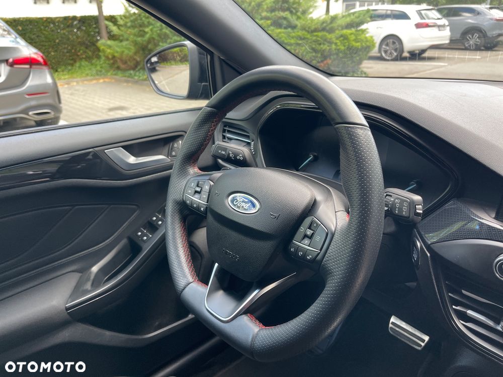 Ford Focus - 32