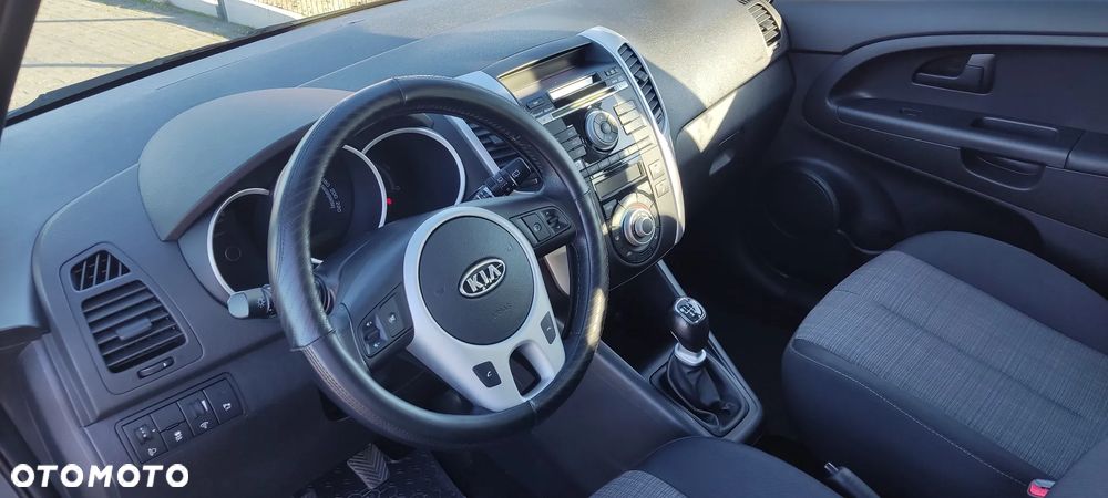 Kia Venga 1.6 CVVT Fifa World Cup Edition - 10