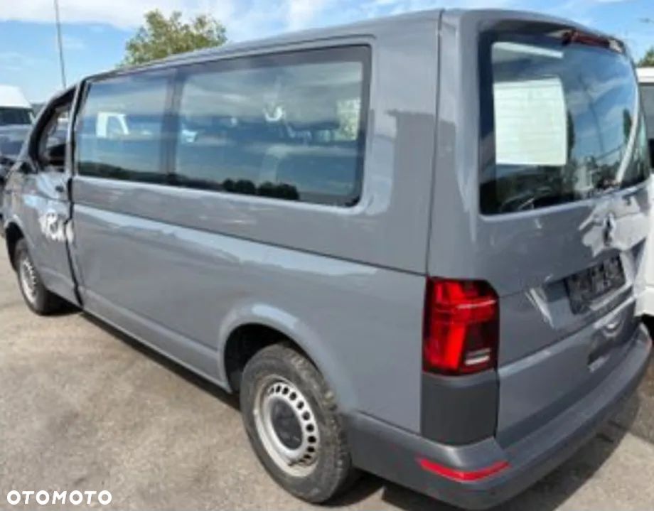 Volkswagen Transporter Caravelle T6.1 Lang 4MOTION Highline - 6