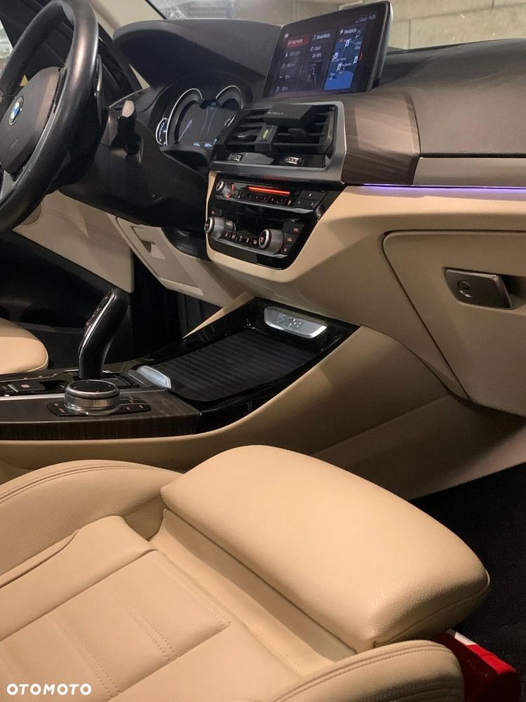BMW X3 xDrive20i xLine - 9