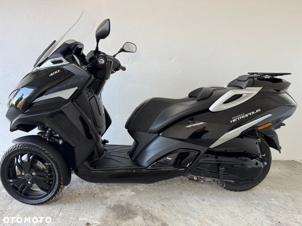 Peugeot Metropolis - 8