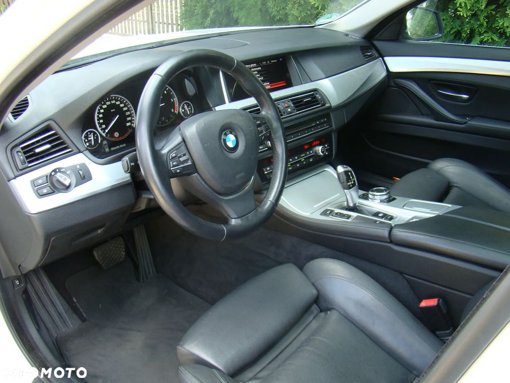BMW Seria 5 520d - 23