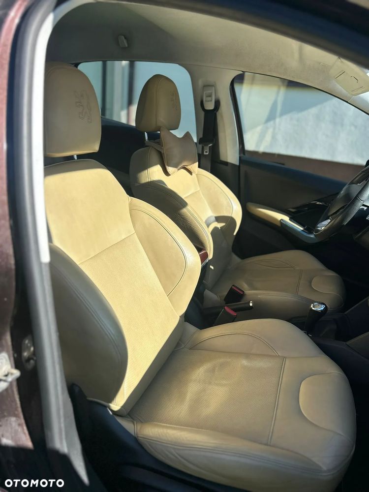 Peugeot 208 - 9
