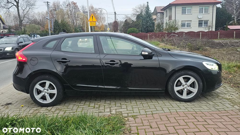 Volvo V40 D2 Momentum - 25