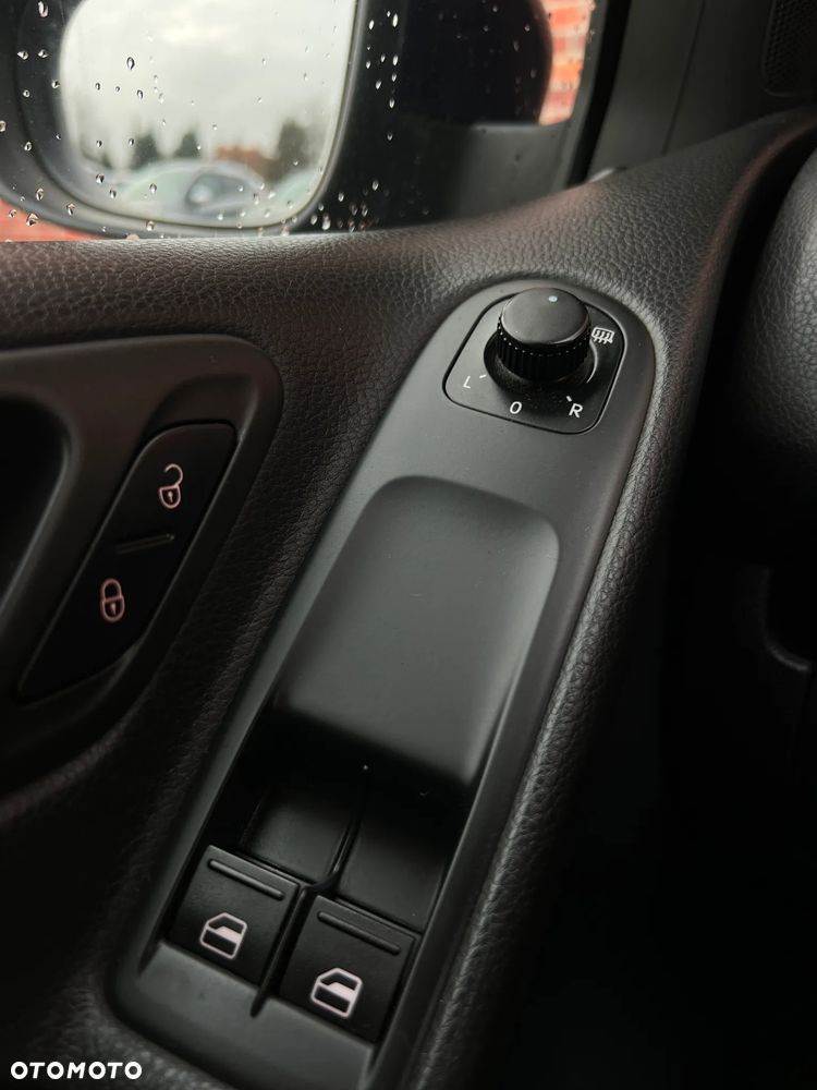 Volkswagen Golf - 25