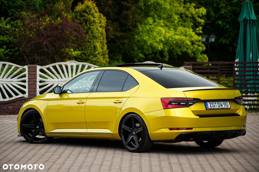 Skoda Superb 2.0 TDI DSG Sportline - 35