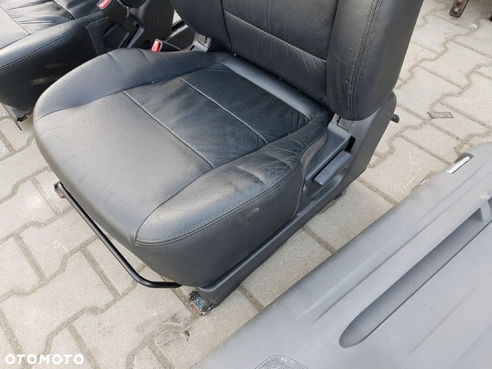MITSUBISHI PAJERO 3 III LIFT 03-06r FOTELE SKÓRZANE KANAPA 3D - 12