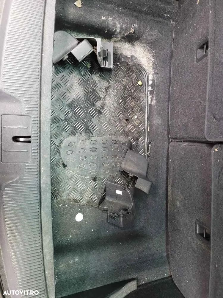 Dezmembrez Seat Alhambra 2.0 TDI 710 711 - 10