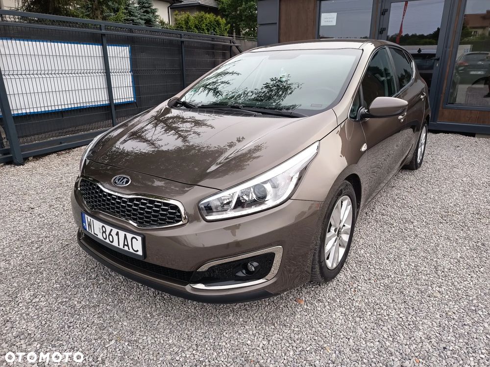 Kia Ceed 1.6 GDI Dream Team Edition - 2