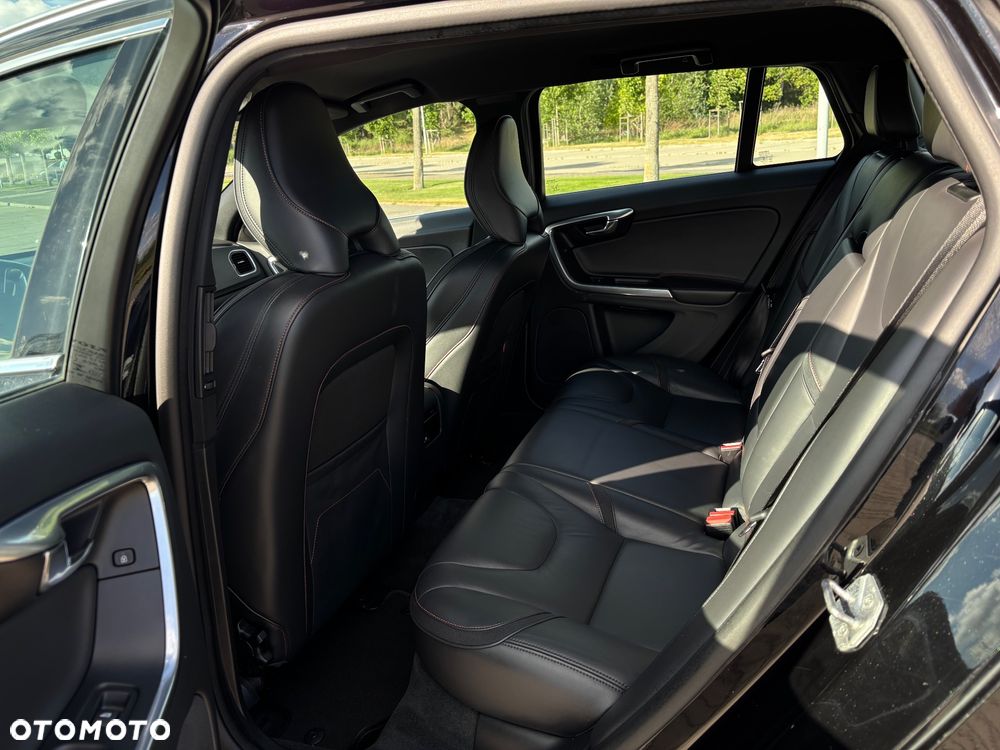Volvo V60 ver-d3-drive--e-ocean-race - 8