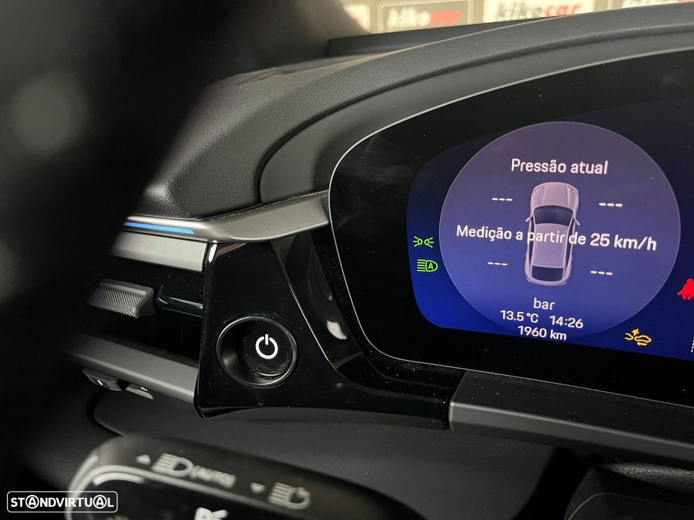 Porsche Macan Electric 4 - 24