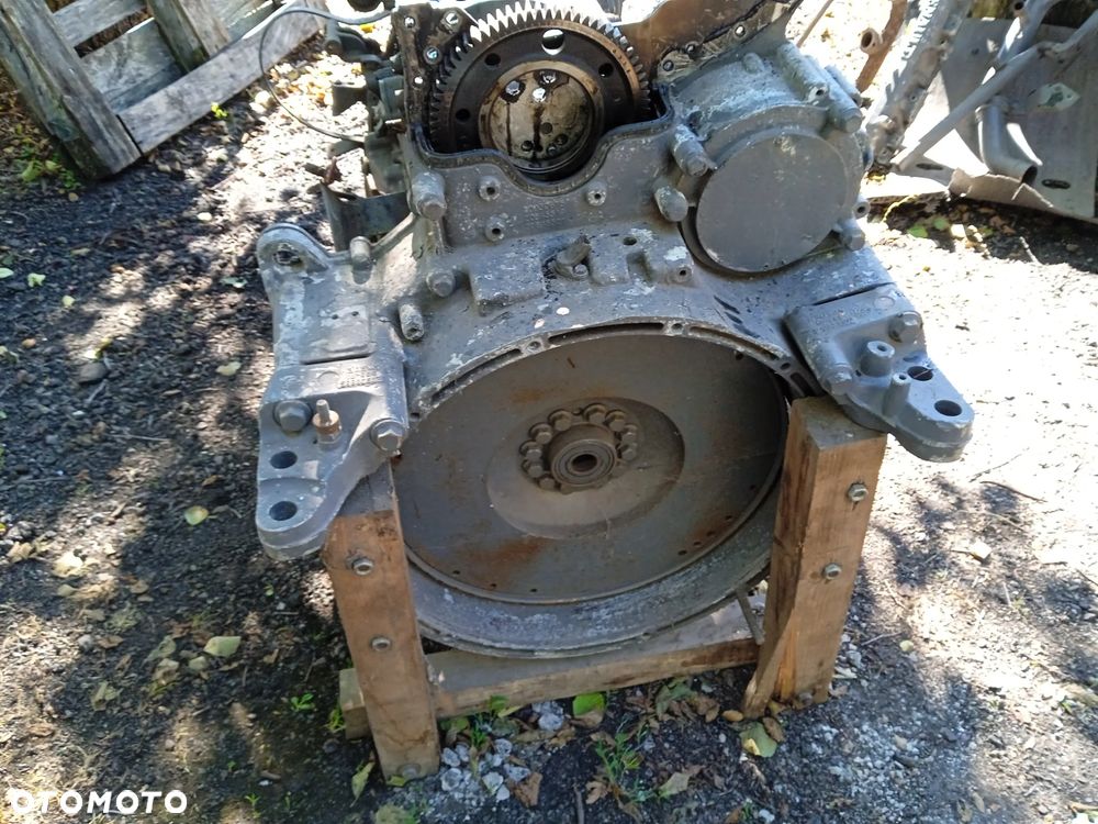 silnik słupek blok + wał + tłoki RENAULT premium 450 DXI - 2