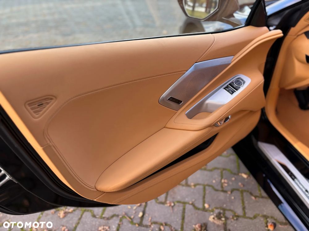 Chevrolet Corvette - 11