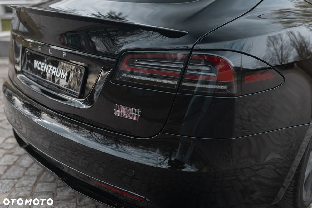 Tesla Model S - 13