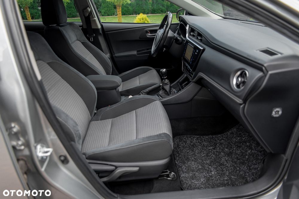 Toyota Auris 1.2 Turbo Design Edition - 23