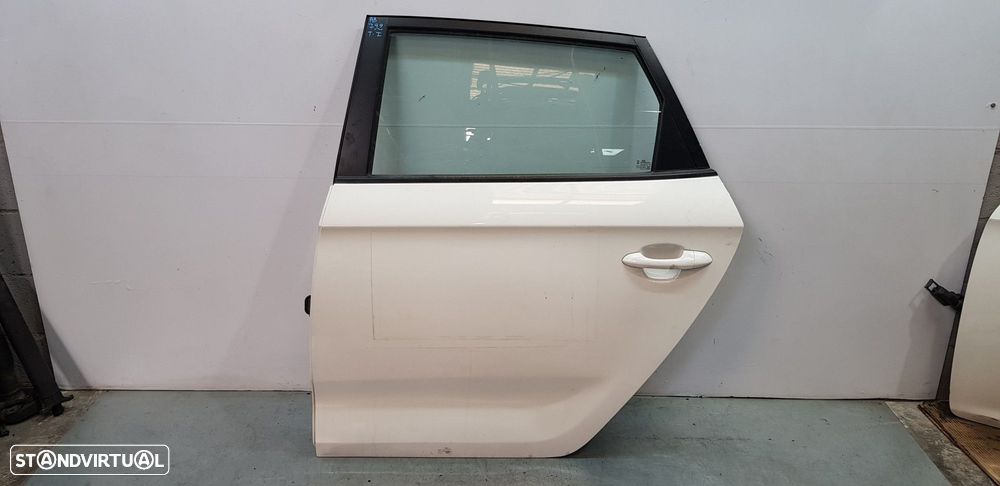 PORTA TRASEIRA ESQUERDA KIA CARENS ( ) CONCEPT - 1