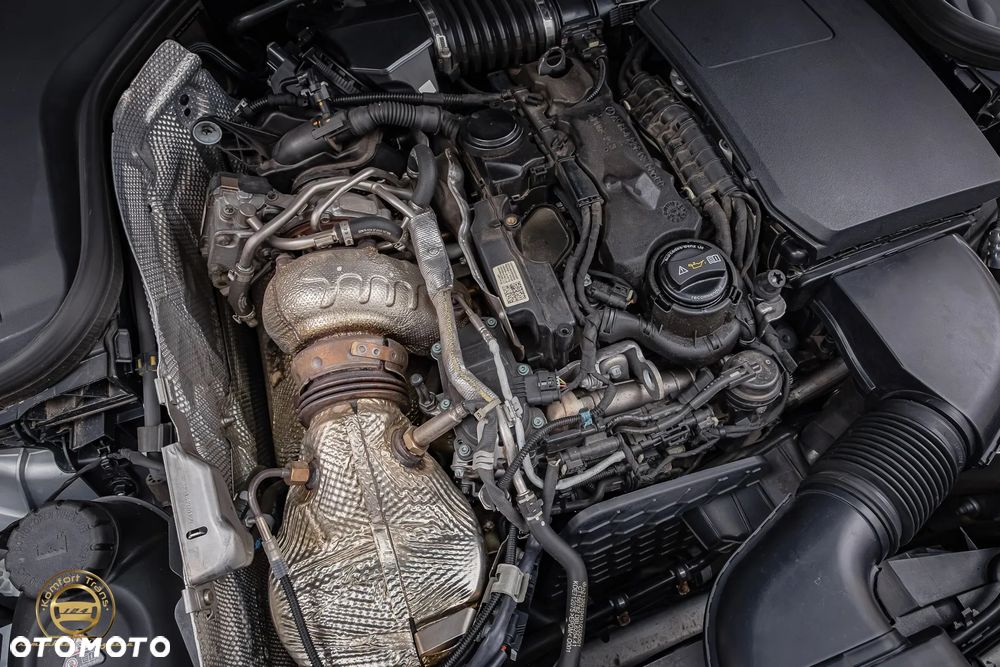 Mercedes-Benz Klasa E 220 d 4-Matic 9G-TRONIC - 26