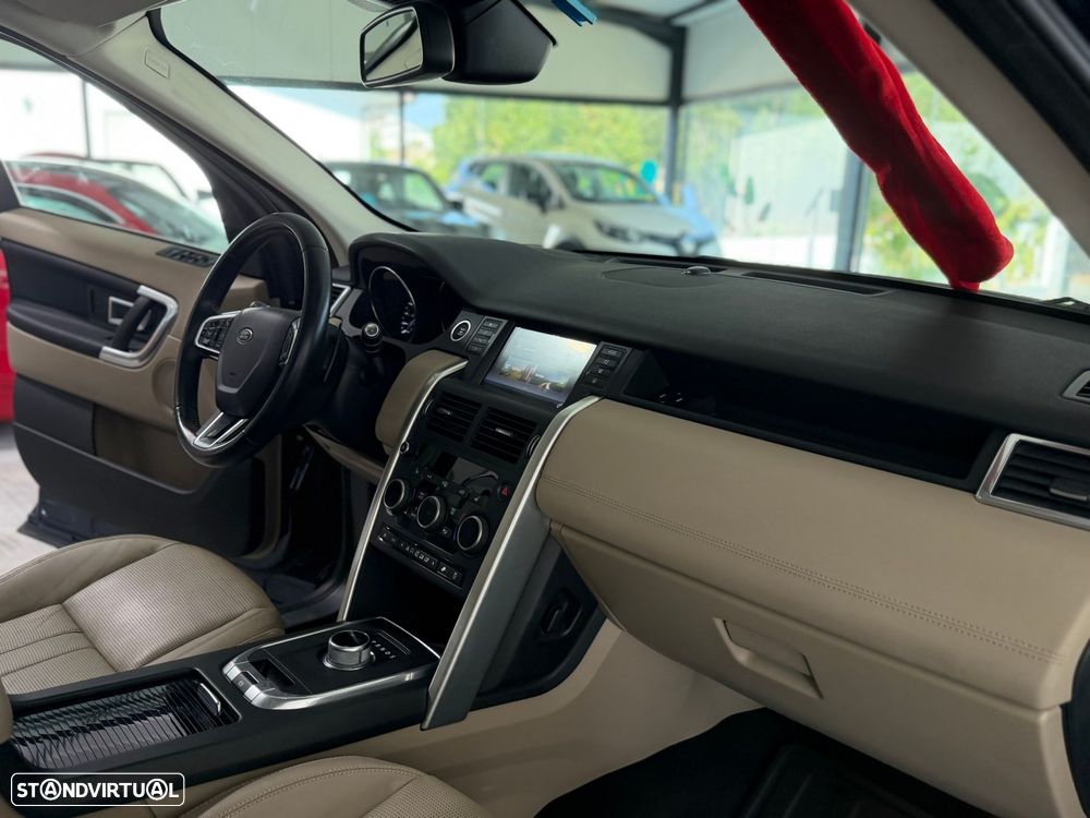 Land Rover Discovery Sport 2.2 SD4 SE Auto - 27