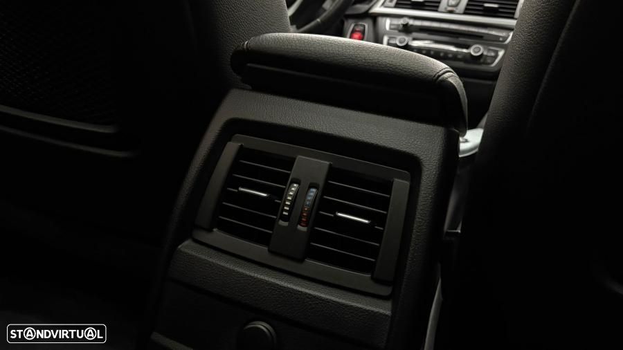 BMW 320 d Touring xDrive Sport Line - 29