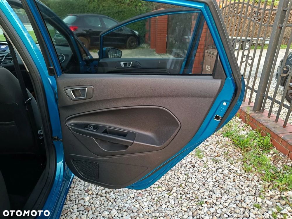 Ford Fiesta 1.0 EcoBoost STart-Stop Titanium - 19