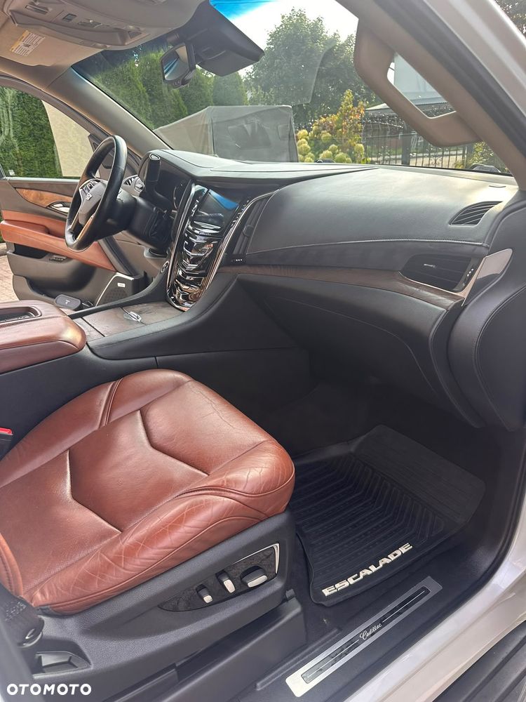 Cadillac Escalade 6.2 V8 ESV Premium - 17