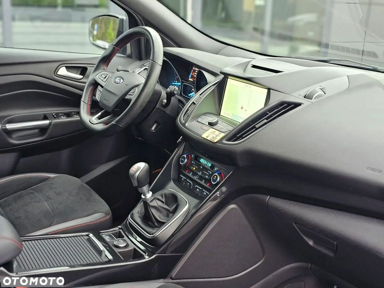 Ford Kuga 2.0 TDCi FWD ST-Line - 37