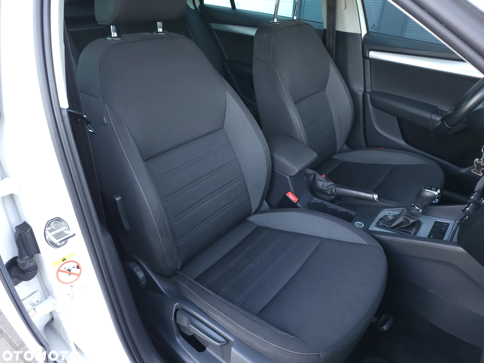 Skoda Octavia 1.6 TDI DSG Style - 6