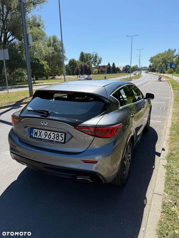 Infiniti Q30 1.6t Premium Tech 7DCT - 22