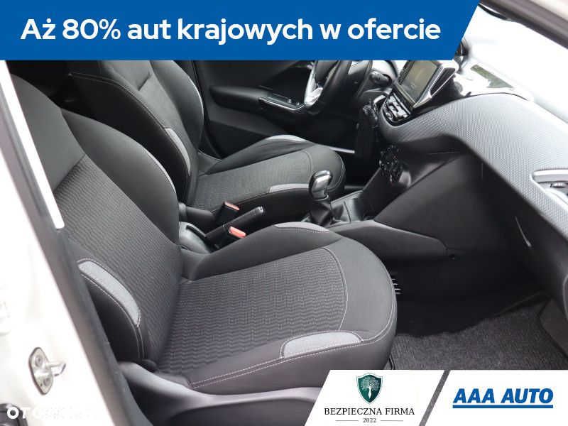 Peugeot 208 - 10