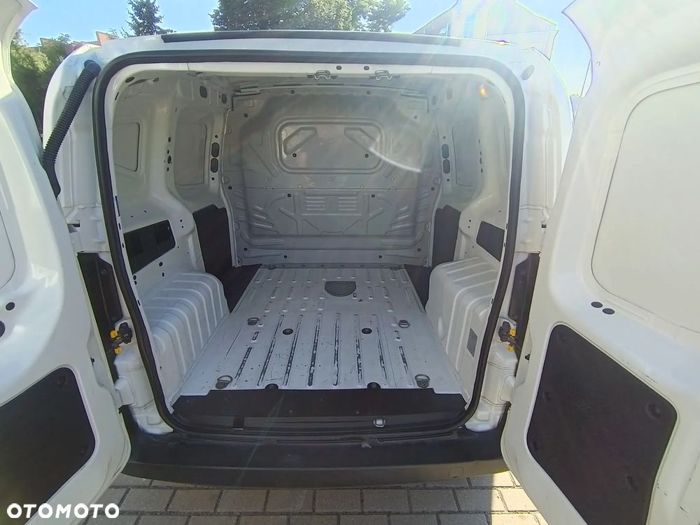 Fiat Fiorino 1.4 Easy - 11