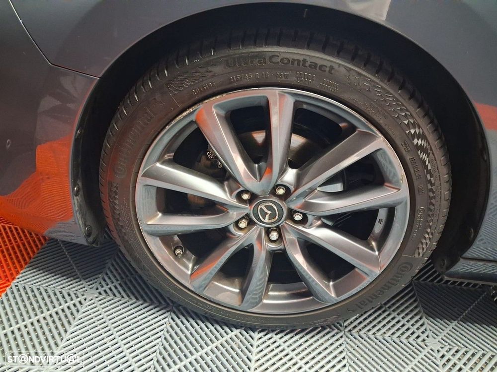 Mazda 3 Hatchback - 11