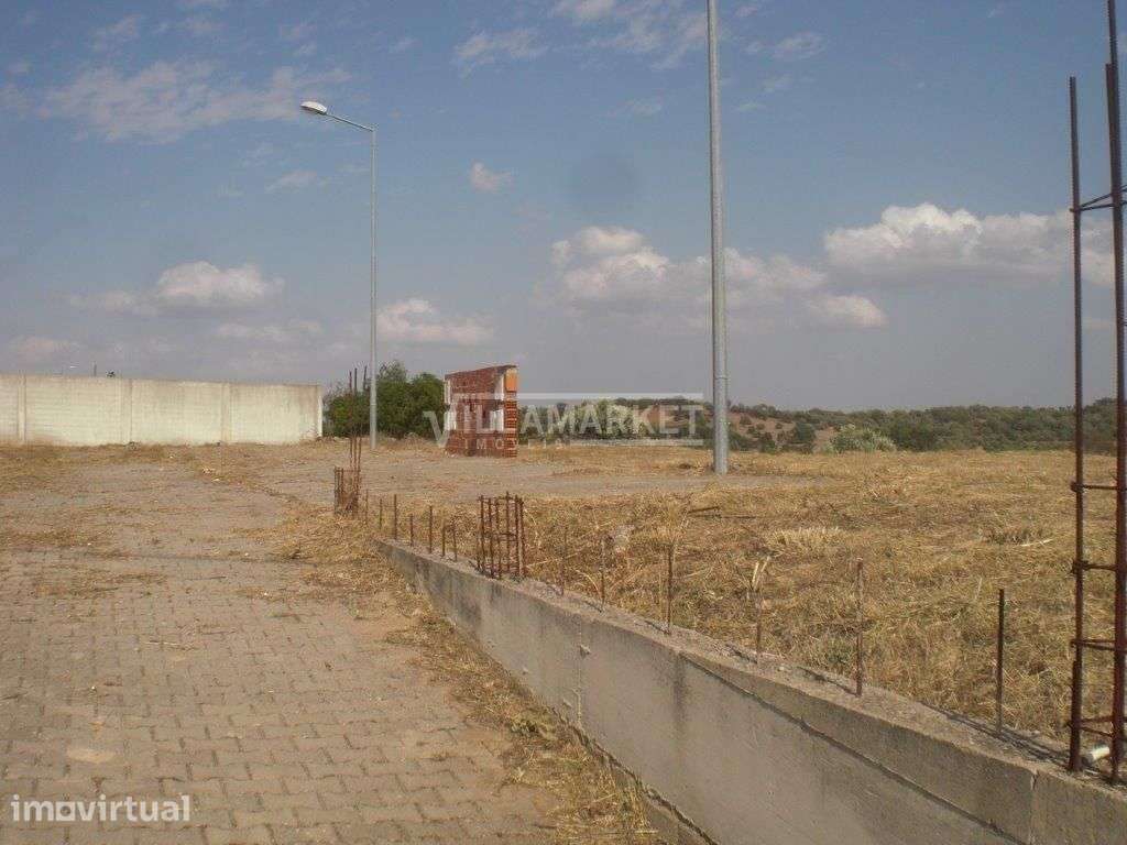 Lote de Terreno urbano da banca com 439 m2 situado em Alvito- Beja- Al - Grande imagem: 2/5