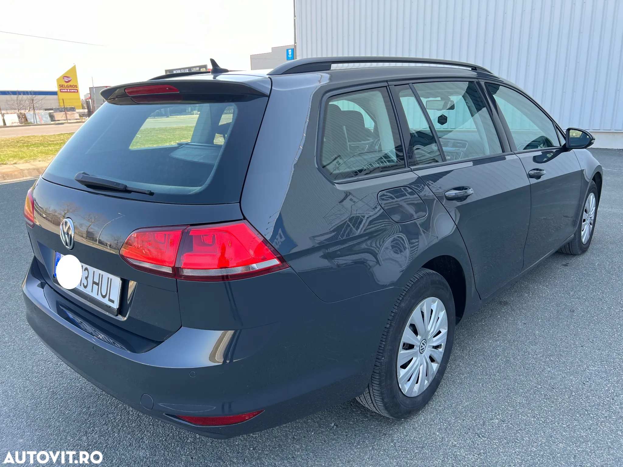 Volkswagen Golf 1.6 TDI BlueMotion Trendline - 4